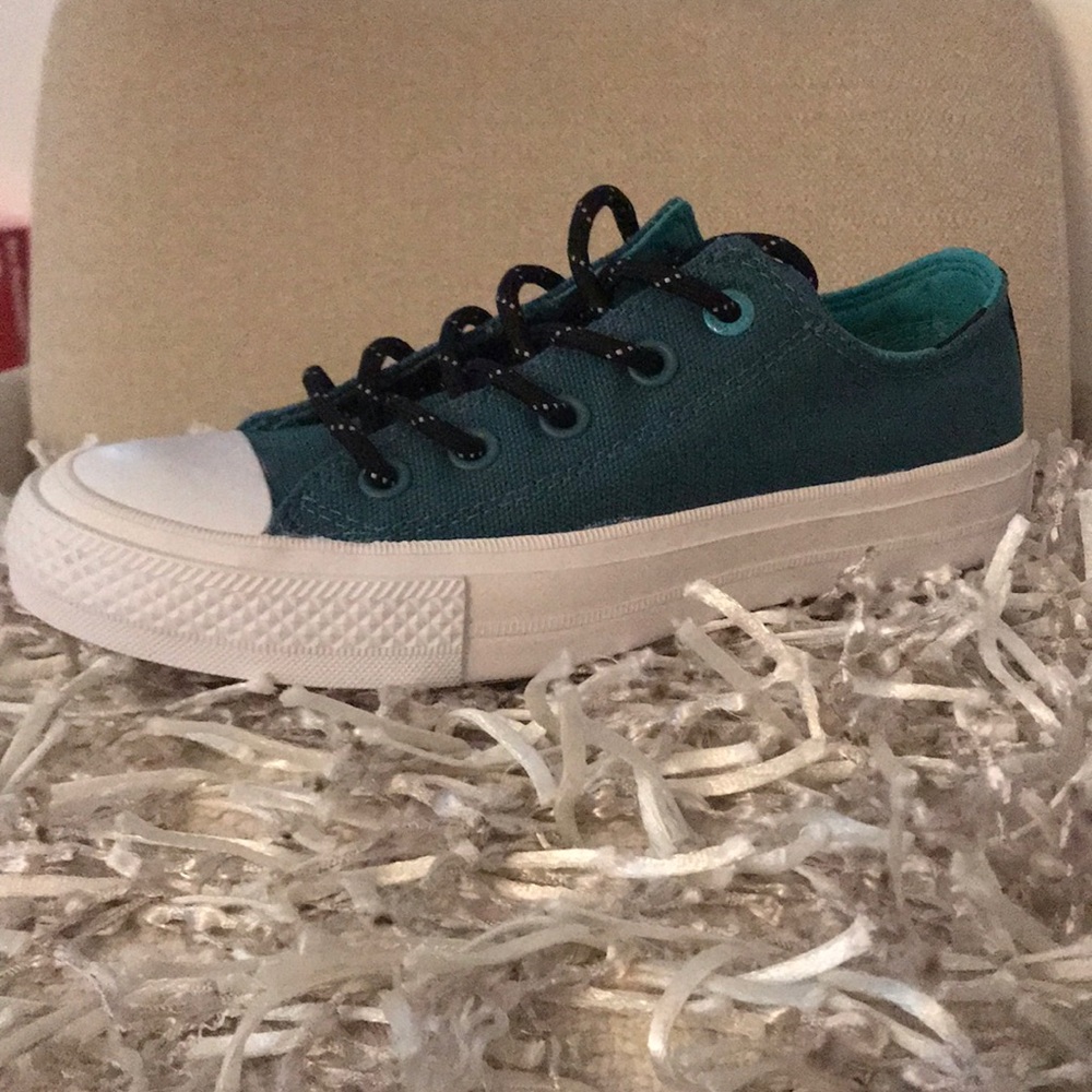 New women’s converse